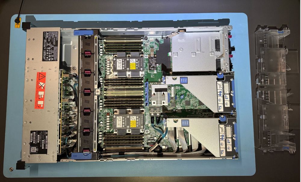 DL380 Gen10 G10 8+8 SFF, 2x 6138, 256GB, 6.4TB SSD, Rails (Gebraucht ...