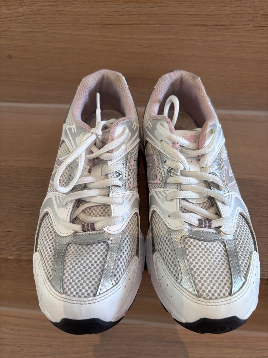 New Balance Damenschuhe: New Balance Sneaker Gr. 38.5 – Gebraucht aus Wilen b. Wil von Gioja_777 2