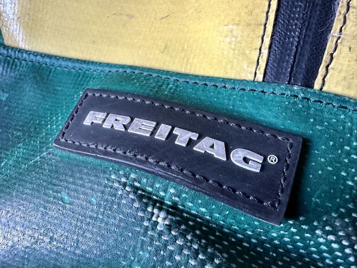 Freitag Taschen: FREITAG Tasche ORIGINAL // Laptopfach gepolstert – Gebraucht aus Zürich von Birdi0 3