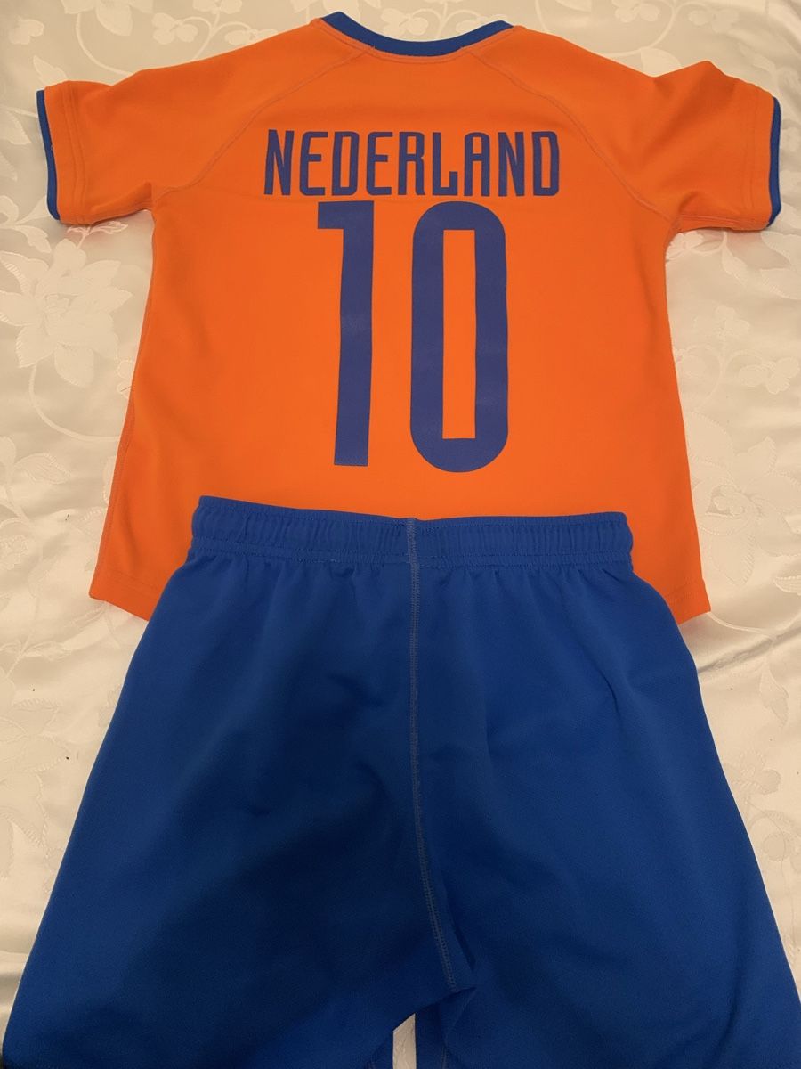 Trainer, Turnhosen & -trikots: Trikot kinder – Gebraucht aus Basel von Pardesi84 1