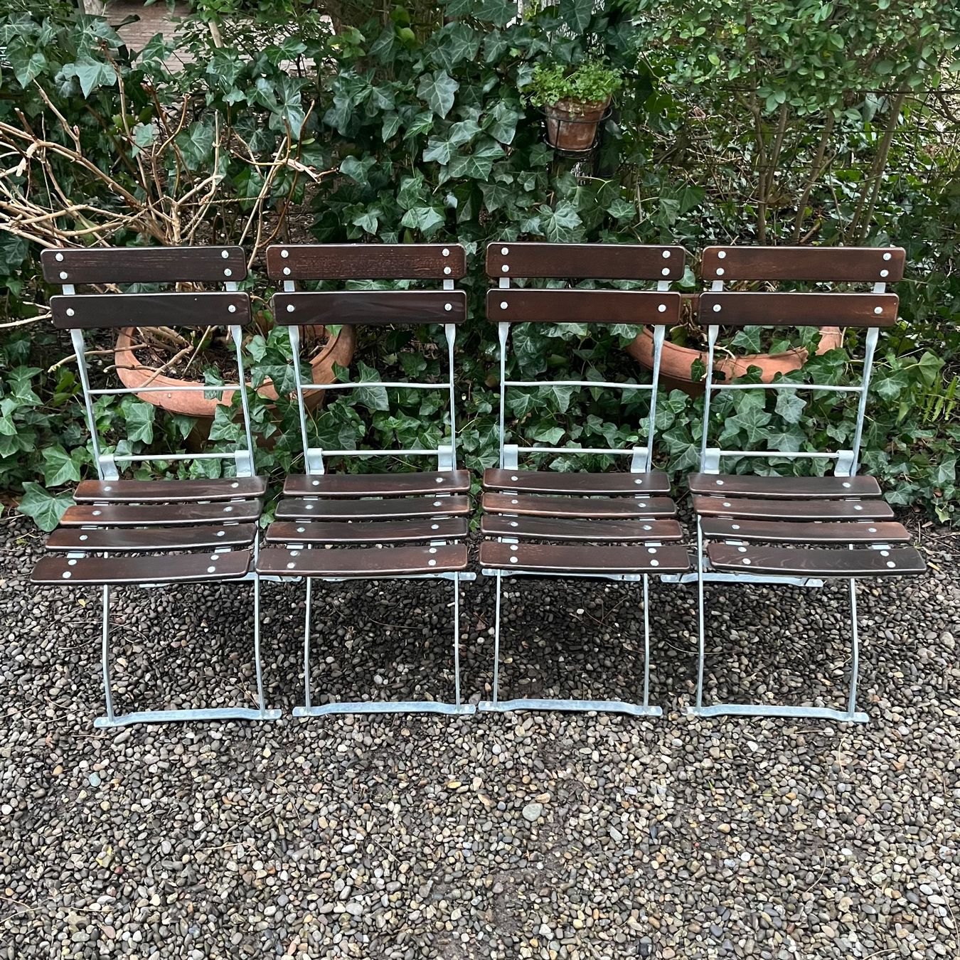 Tischset: Gartengarnitur Gartentisch Gartenstühle Biergartebmöbel – Gebraucht aus zürich von  8