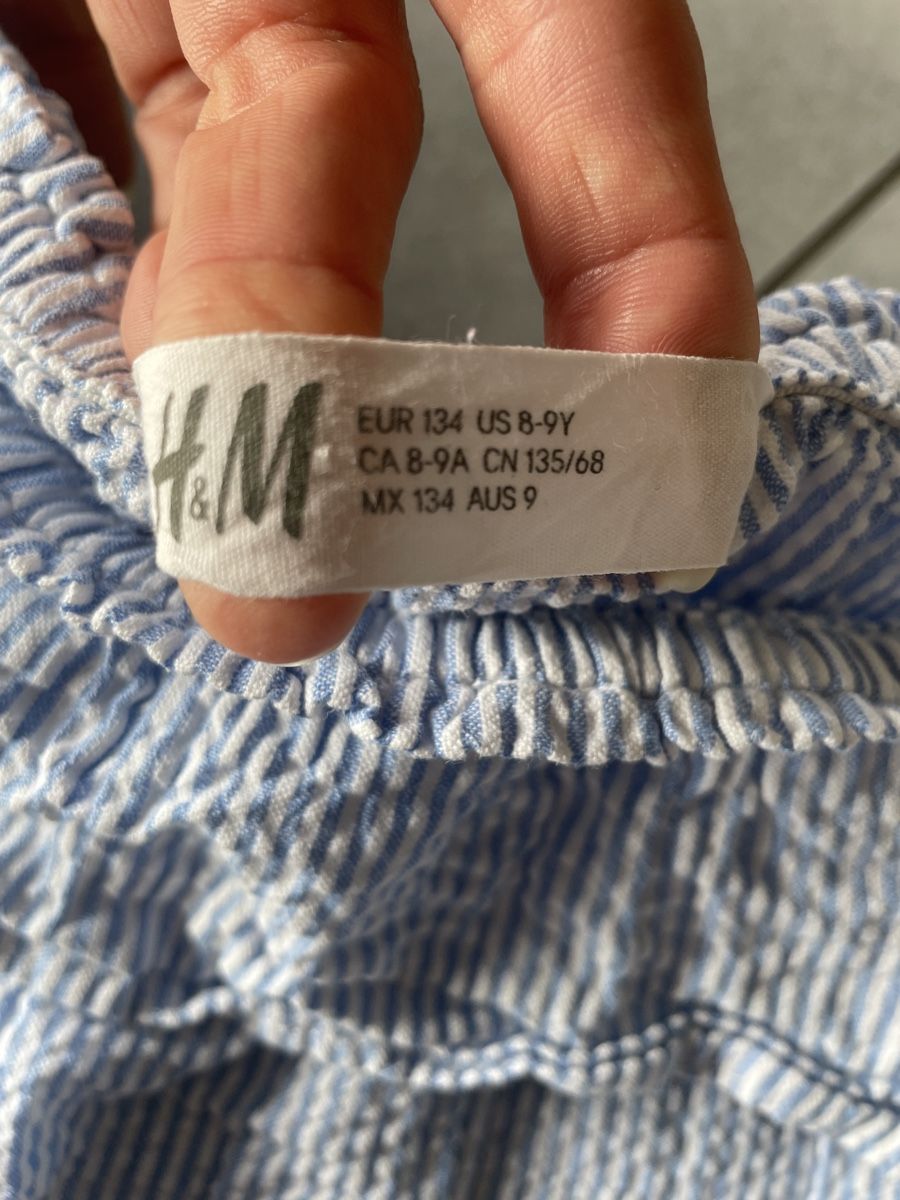 H&M Tute: Combinaison rayée H&M, taille 134 – Usato da Montsevelier venduto da Leamnoev 1