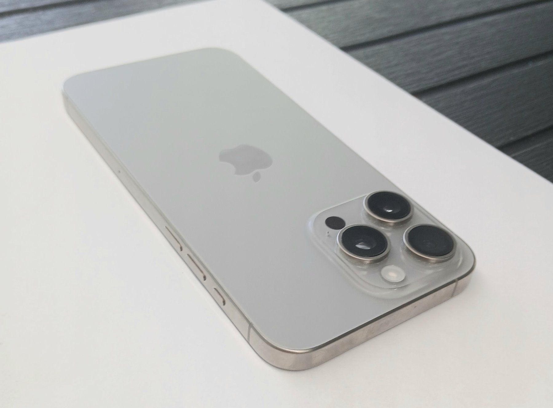 Apple Telefoni cellulari / Smartphones: Iphone 15 Pro Max 256 GB – Usato da Rohrbachgraben venduto da claude.vetsch 2
