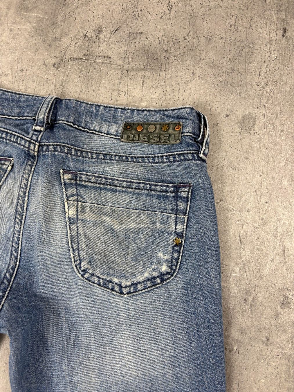 Diesel Jeans: Vintage Diesel Bootcut Flared Jeans (S) – Nuovo (secondo la descrizione) da Werdenberg venduto da hase.vintage 5