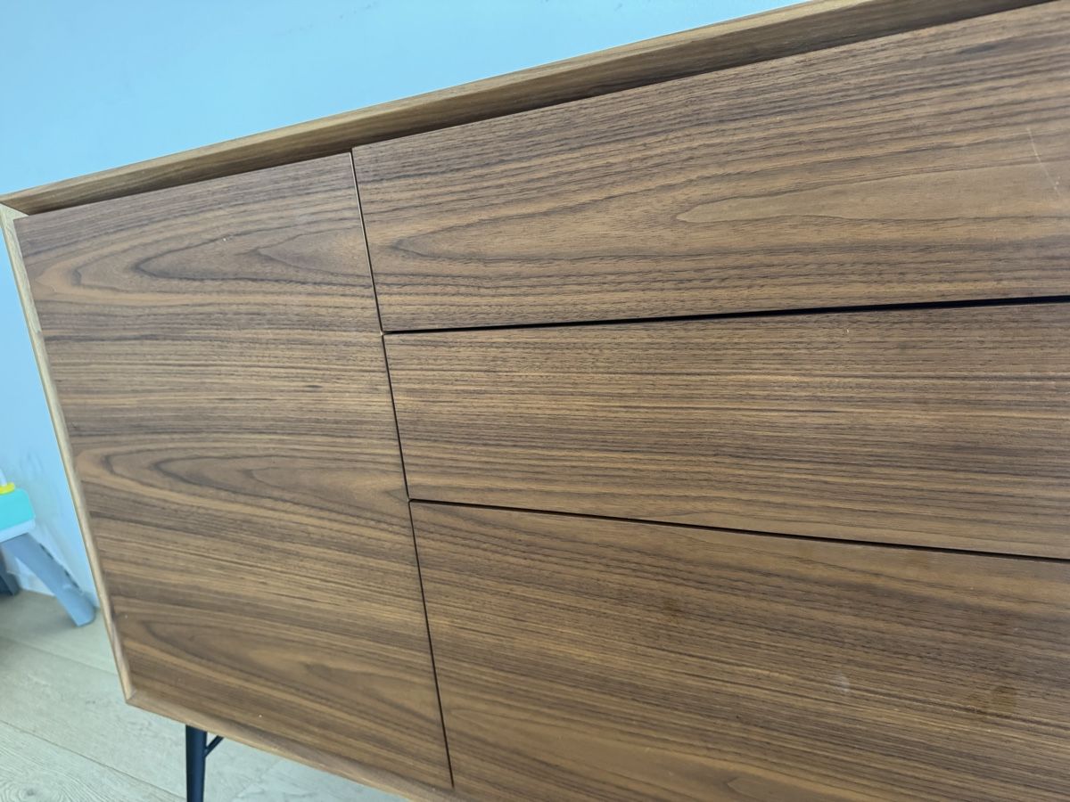 Kommoden: Sideboard Wallnuss – Gebraucht aus Kilchberg ZH von Fingerprint 2