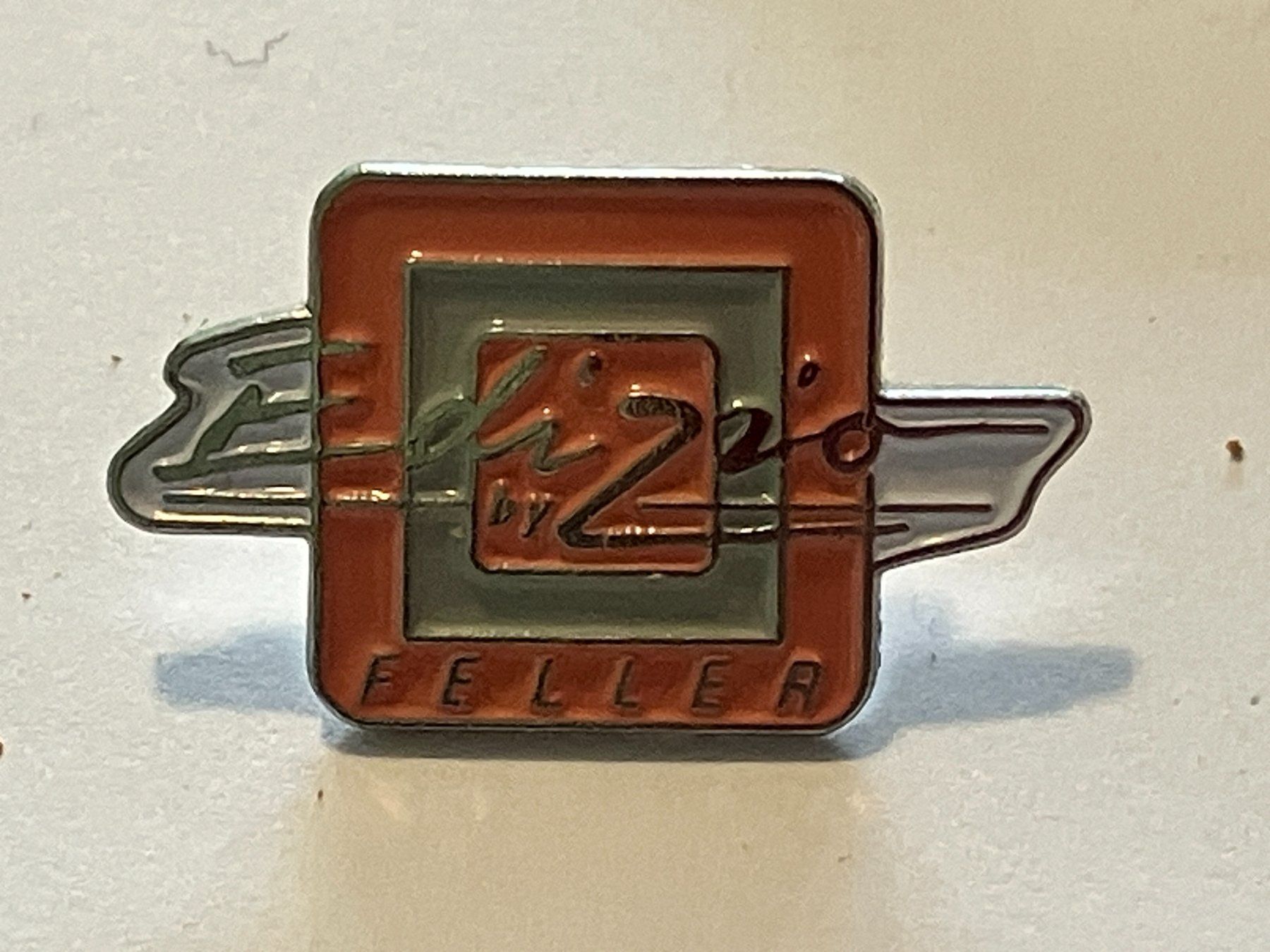 Plaketten & Abzeichen: 1 Pin Edizio by Feller – Gebraucht aus Basel von djwwpp