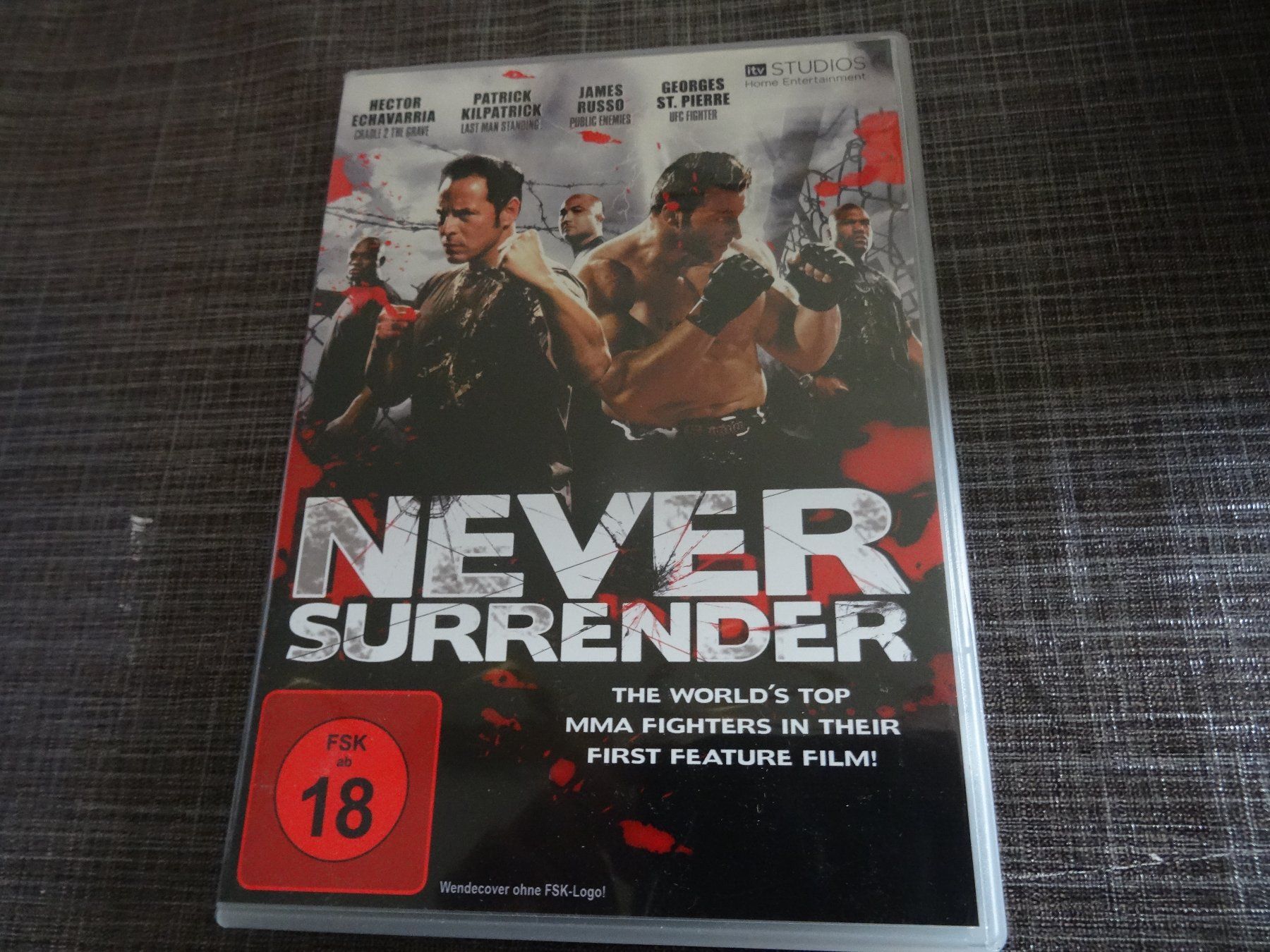 Tutti i DVDs: Never Surrender DVD – Usato da Olten venduto da Disc-Verkauf