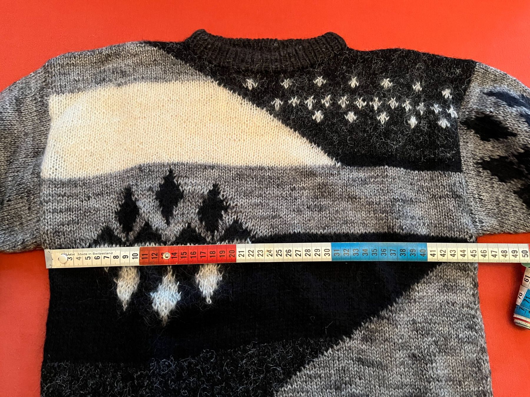 Pullover & Sweatshirts: Strickpullover gemustert schwarz grau gebraucht Zustand – Gebraucht aus Uetendorf von Florabella01 3