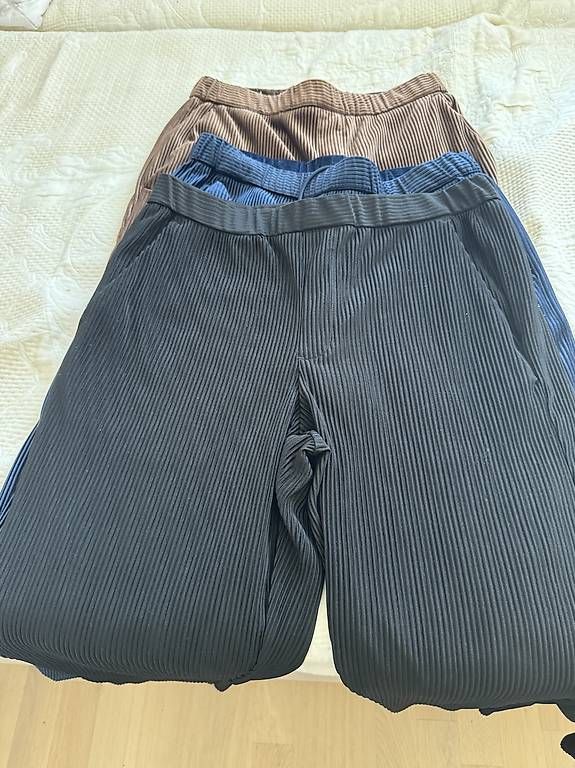 Pantaloni: Pantalon homme  taille M – Usato da Chavannes-Renens venduto da lei_8mvy 3