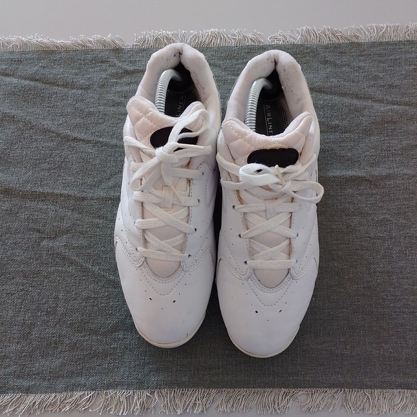 Nike Scarpe da uomo: Weisse Nike Schuhe – Usato da Uznach venduto da EMaria83