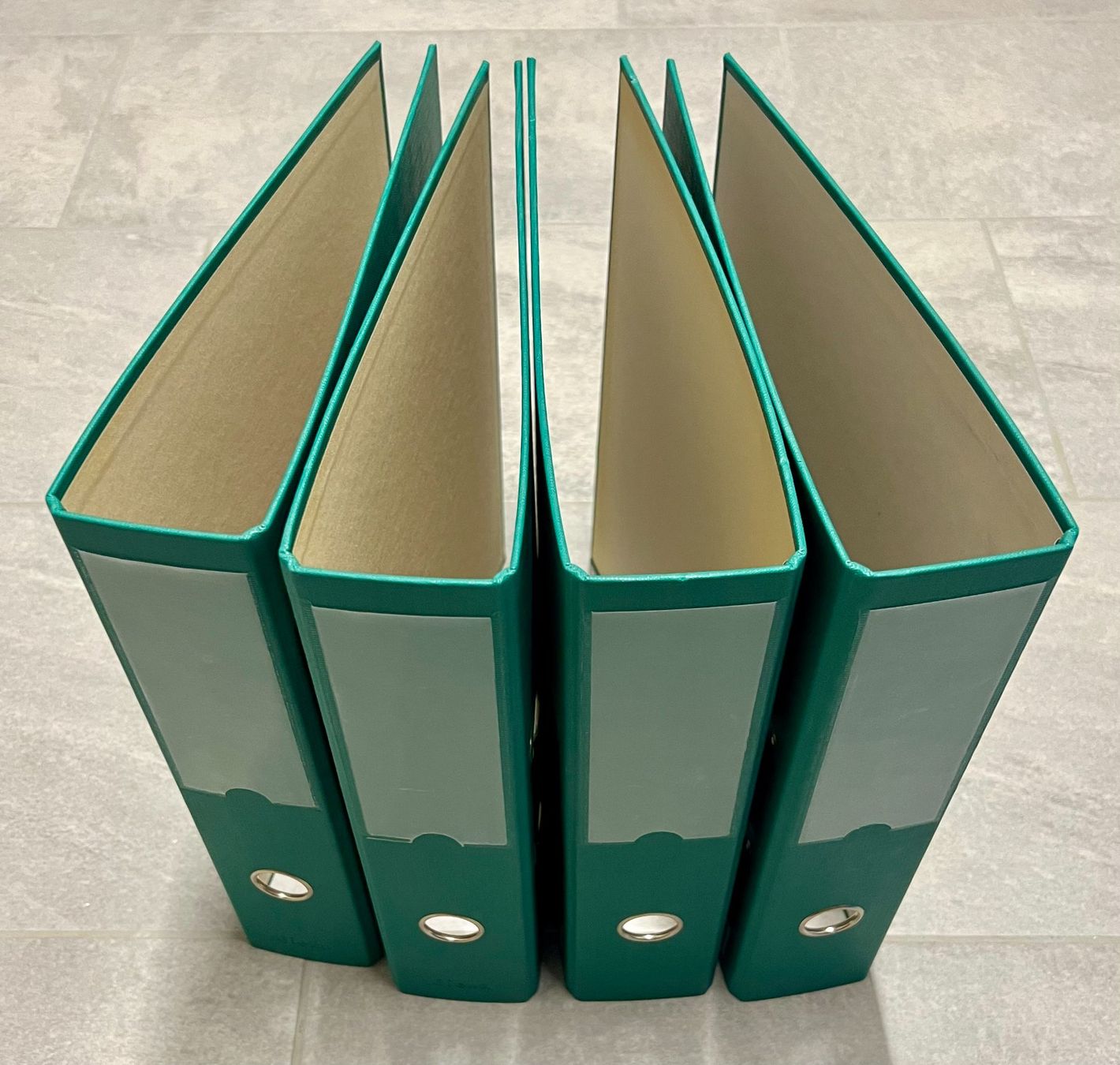 Raccoglitori: 4 Ordner A4 Hochformat grün – Usato da Leimbach TG venduto da easydiver87