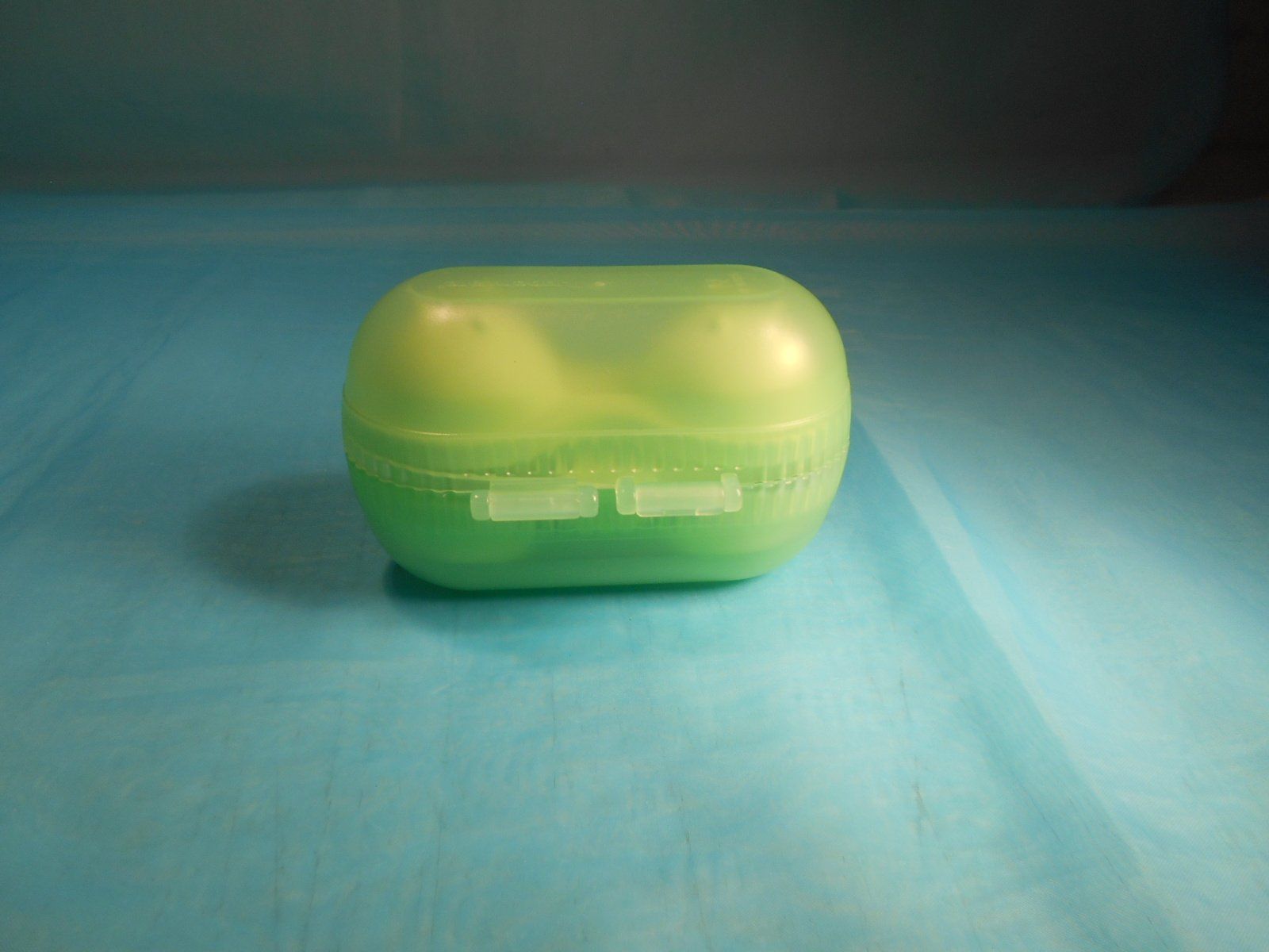 Tupperware Contenitori & Simili: Tupperware Behälter für 2 Eier mit Salzfach – Nuovo (secondo la descrizione) da Bellach venduto da JingleCherry 1