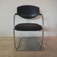 Giroflex Freischwinger Schwarz Stapelbar