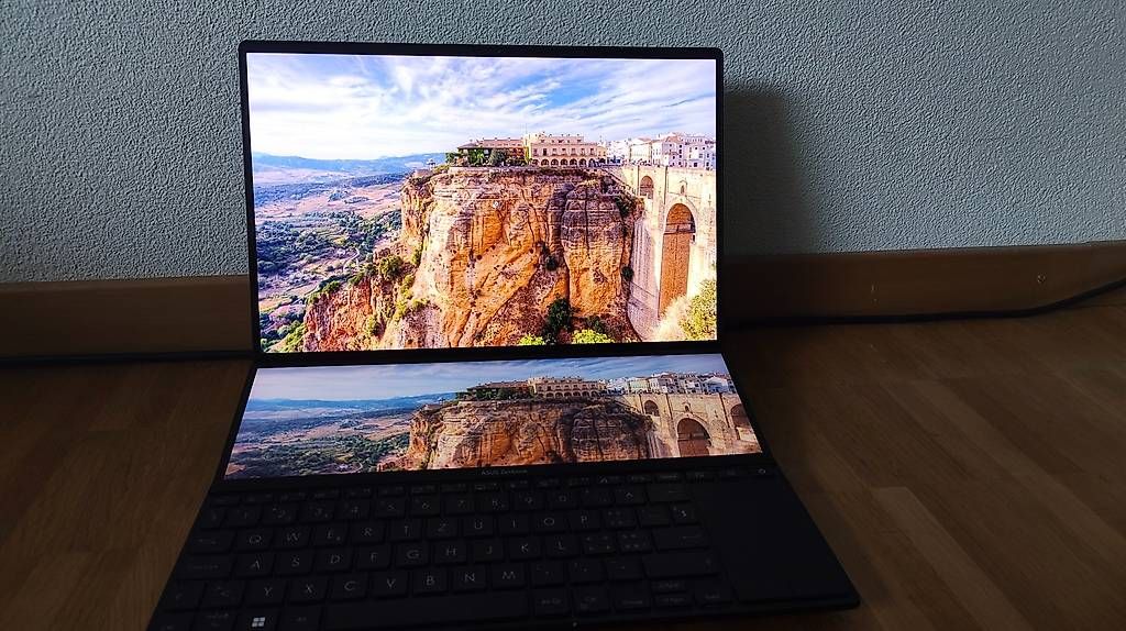 Asus Notebook: ASUS ZenBook Pro 14 Duo OLED RTX 4060 – Usato da Zürich venduto da enz_29jb