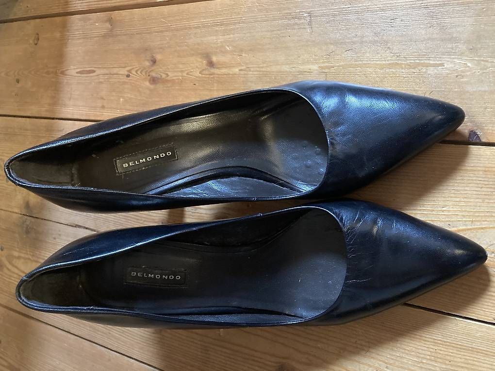 Belmondo Scarpe da donna: Elegante schwarze Leder Pumps, Gr. 39 – Usato da Biberist venduto da Nafena 2