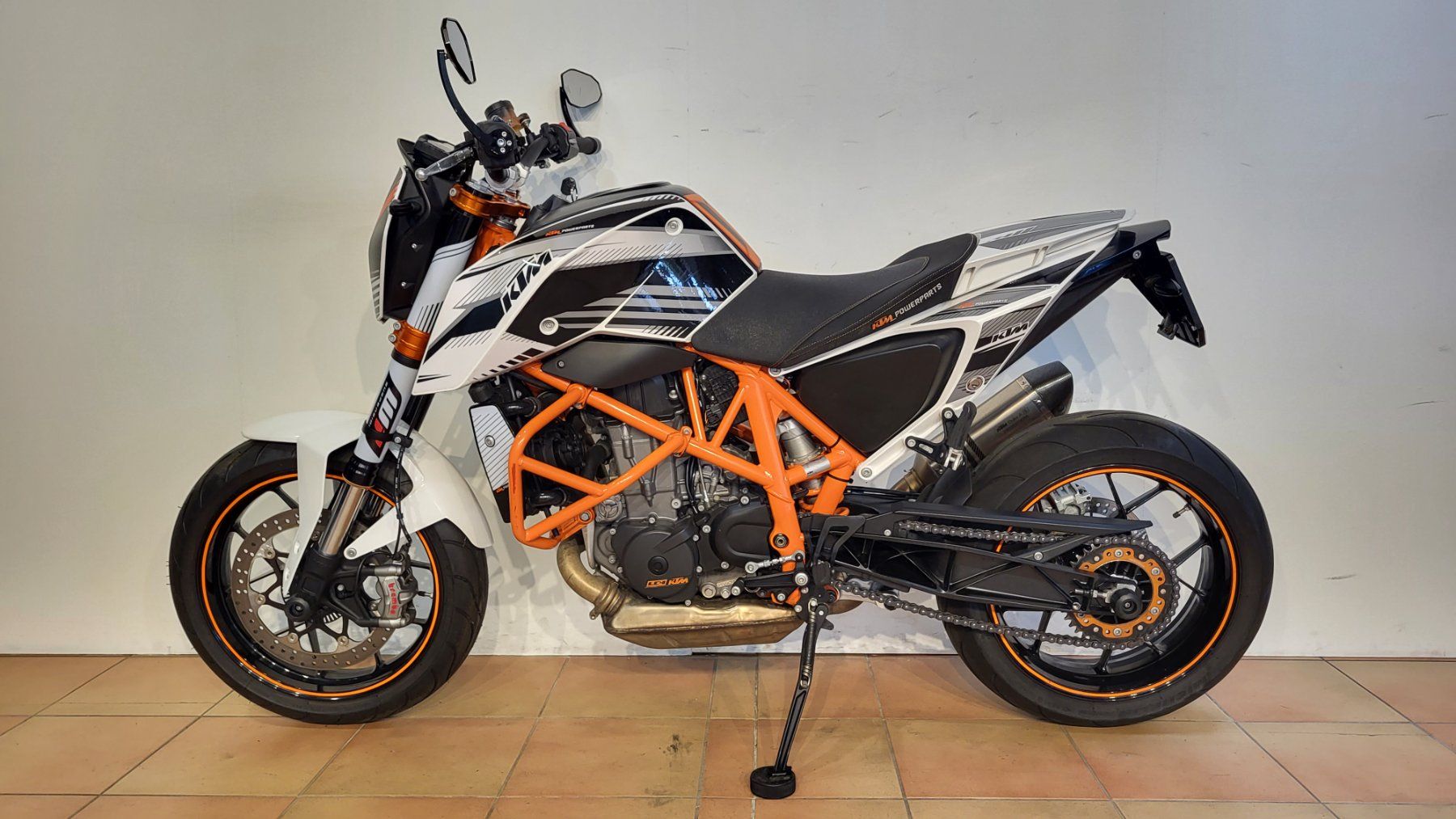 KTM Strada: KTM 690 Duke R ABS – Usato da Tägerschen venduto da Moto-Welt 1