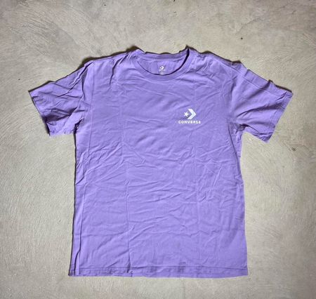 T-shirt Converse lilas - Style décontracté d'été!