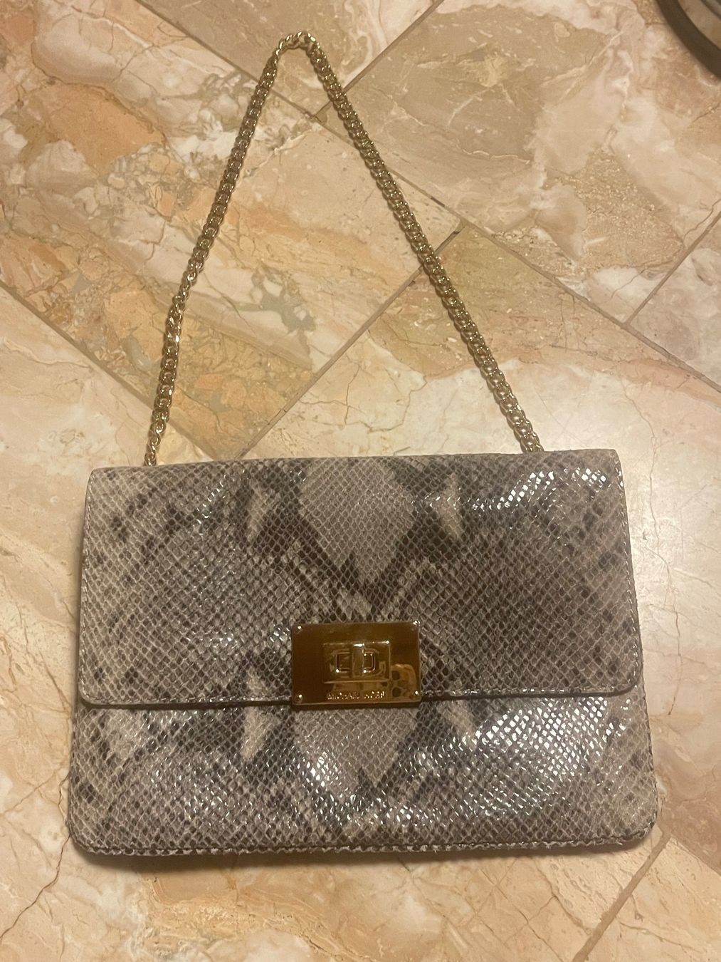 Michael Kors Borse da donna: Michael Kors Schlangenlederoptik Clutch – Nuovo (secondo la descrizione) da Dietikon venduto da Nieselchen