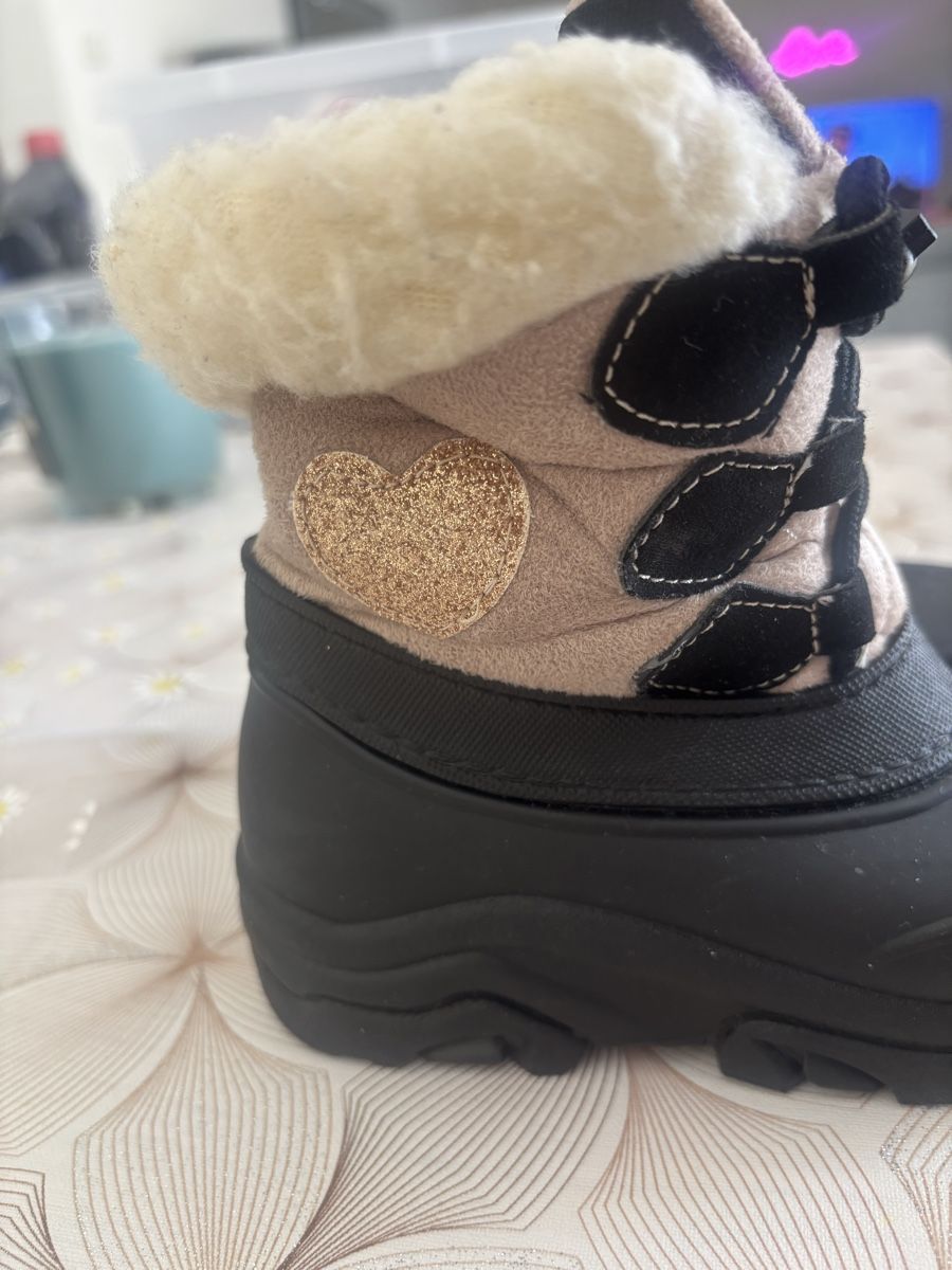 Chaussures filles: Bottes  – Neuf (Voir description) à Monthey par mon_sgm8 1