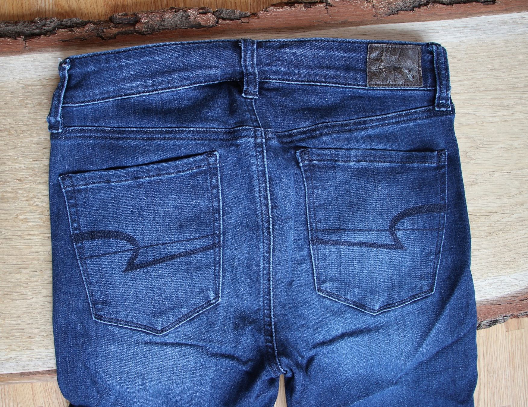 American Eagle Jeans: American Eagle Denim midblue Neu Gr. 27/32 – Nuovo (secondo la descrizione) da Lausanne venduto da Julerde 1