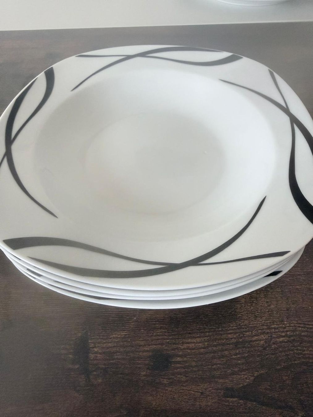 Set di piatti: Geschirr Set, Teller mit Design,Neuwertig – Usato da Wynau venduto da sascha4979 1