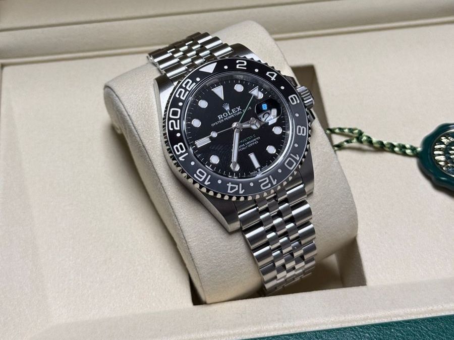 Rolex Orologi: Rolex GMT Master II Bruce Wayne 2026 – Nuovo e nell'imballaggio originale da Abtwil SG venduto da TIMECOLLECTOR