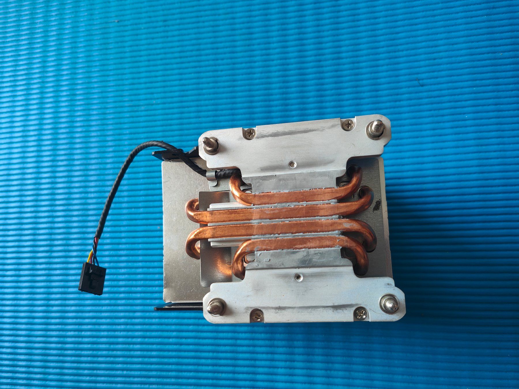 Custodie: CPU Kühler, LGA 2011 – Usato da Oberengstringen venduto da DelCtrl