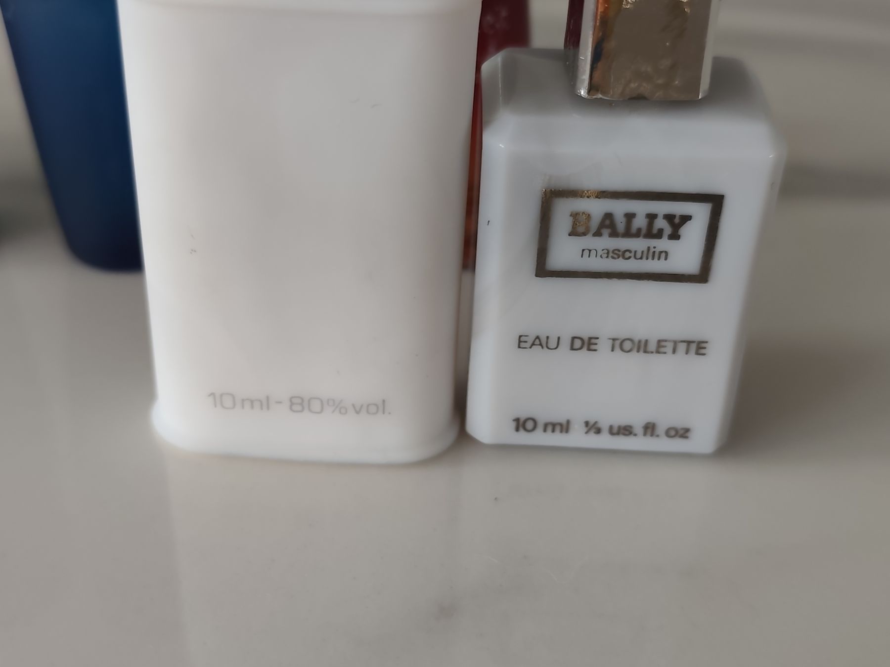 Profumi & Eau de Toilette: Parfume collection miniature vintage – Nuovo (secondo la descrizione) da Männedorf venduto da Ursik_OnlineShop 1