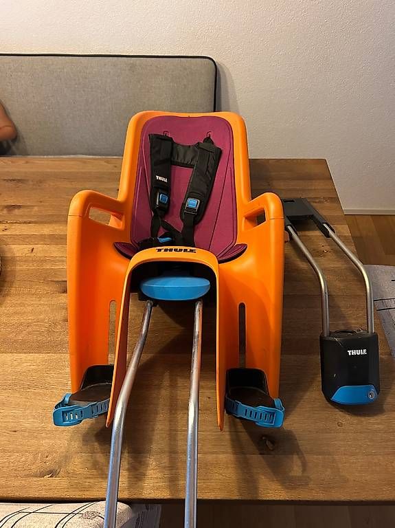 Pièces détachées: Thule Fahrradsitz  – D'occasion à Benken SG par dan_smh7