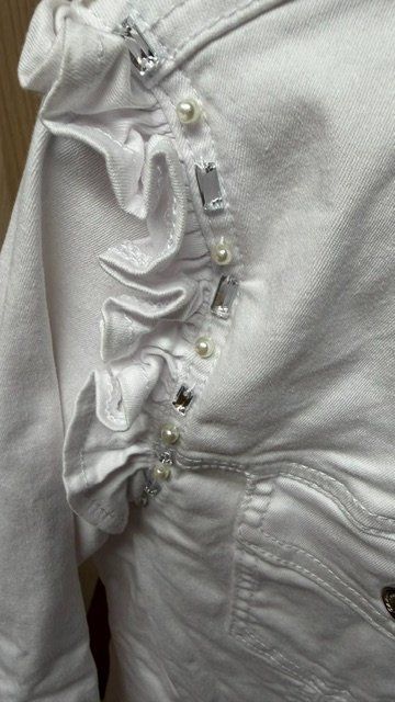 Giacche: Veste jean blanche avec strass neuve – Nuovo (secondo la descrizione) da Crans VD venduto da vra_262m 1
