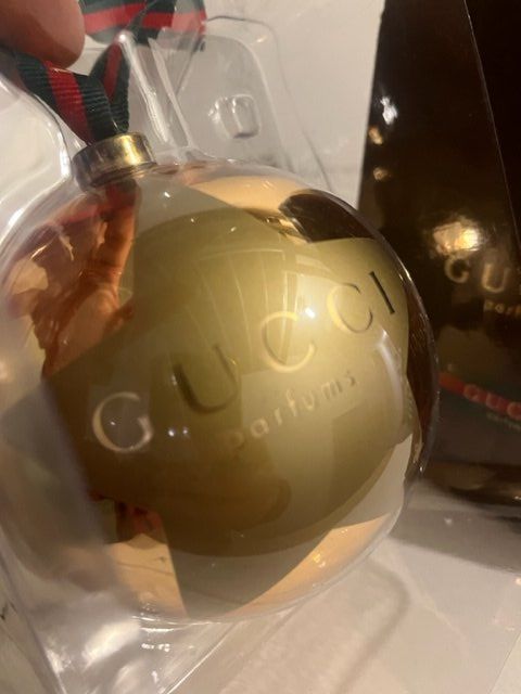 Toutes les décorations: Gucci Weihnachtskugel original Verpackt – Neuf avec emballage d'origine à Altbüron par Februar26 1