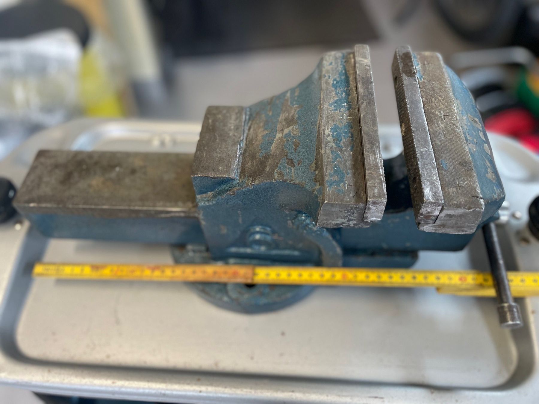 Tutti gli attrezzi: Schraubstock schwer 19kg – Usato da Altendorf venduto da Esmaan 2