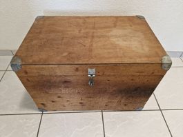 Holzkiste mit Inneneinteilung gebraucht guter Zustand