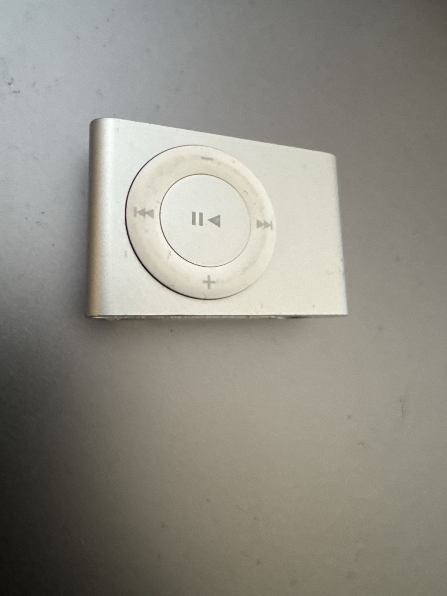 Apple Lecteur media portable: iPod Shuffle – Défectueux à Biel/Bienne par Baol1 3