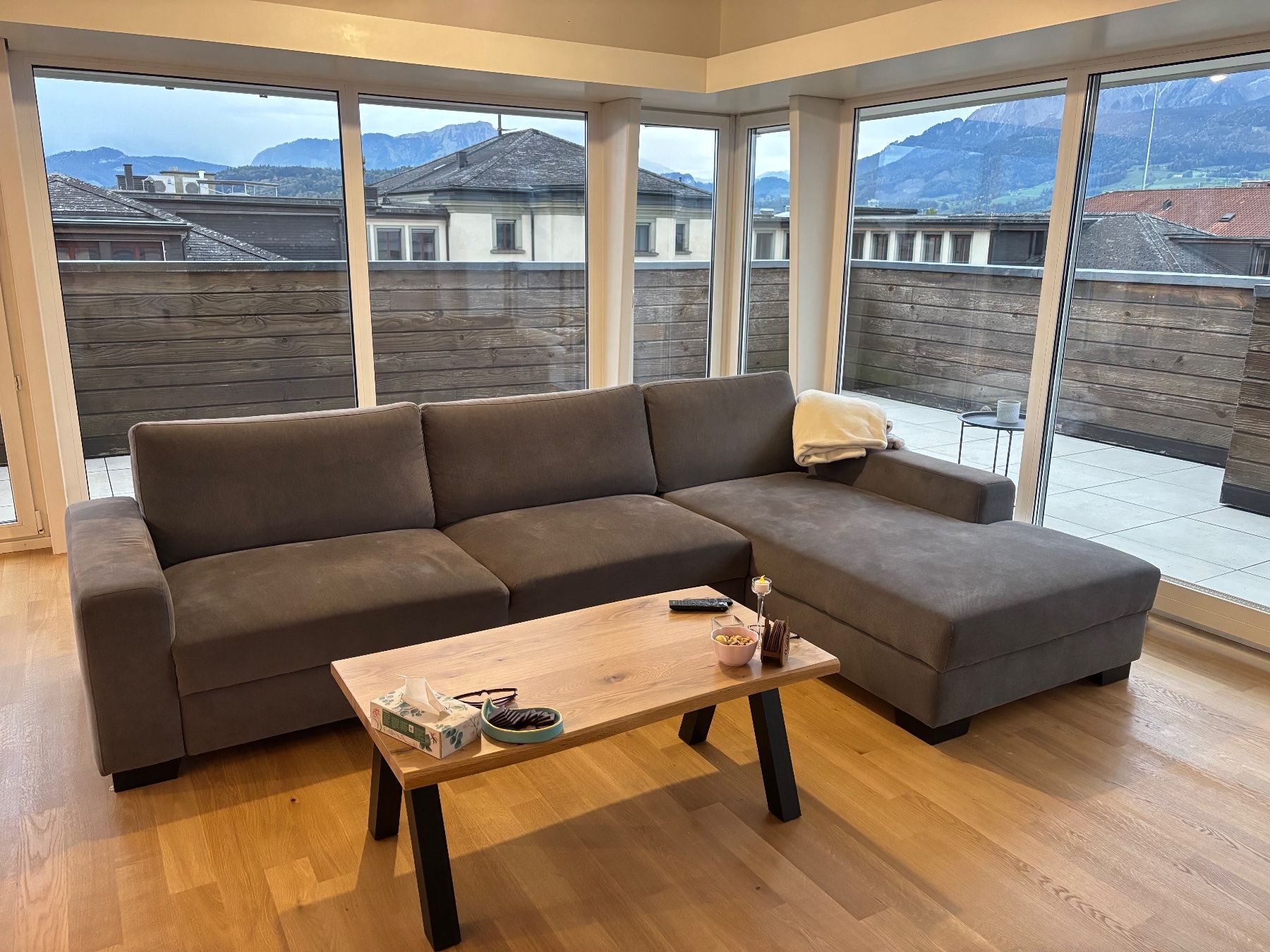 Ikea Sofas: IKEA SÖRVALLEN Ecksofa grau – Gebraucht aus Luzern von vah_8mfz