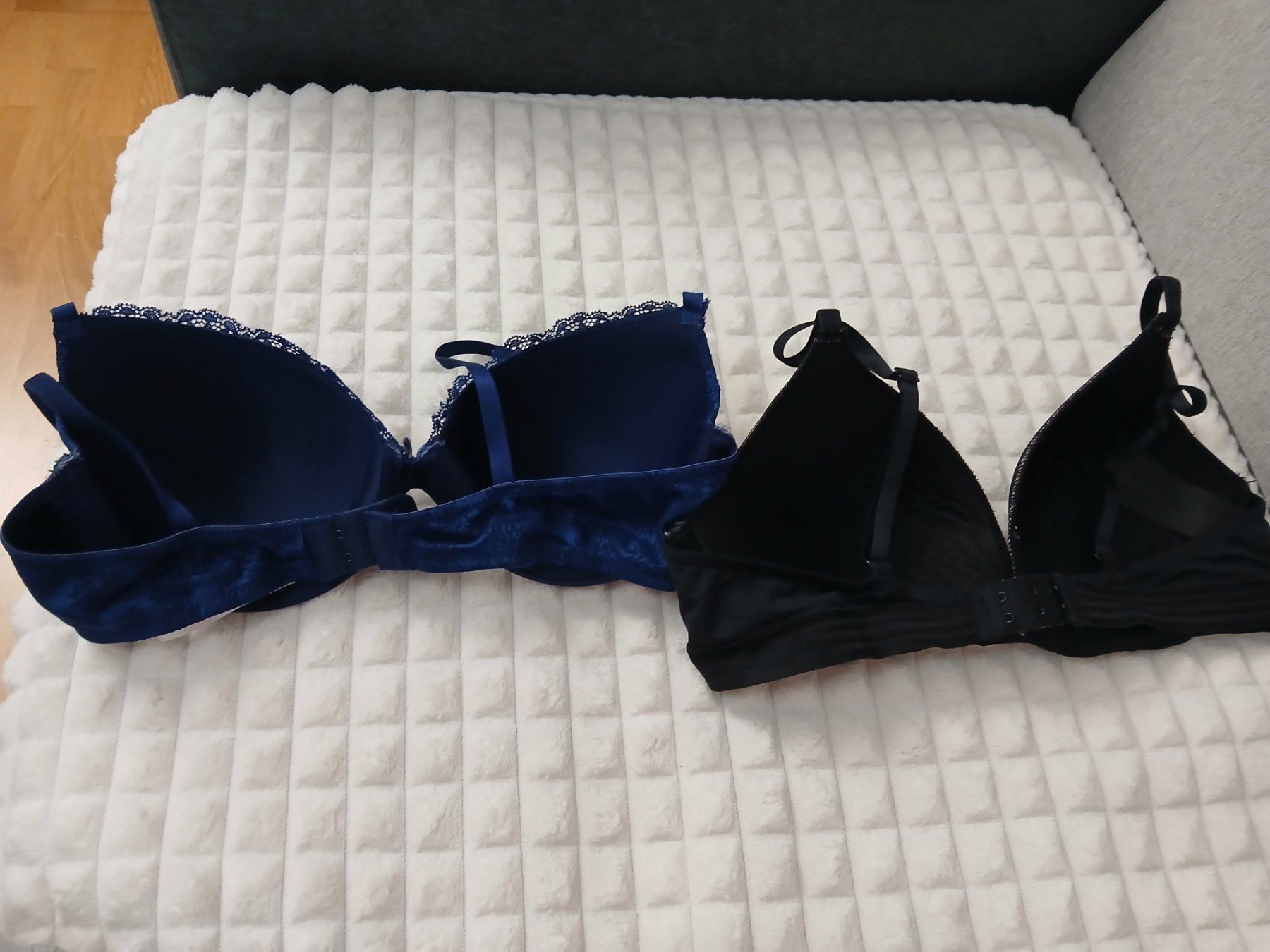 Altra biancheria intima: 4 Damen BHs, Spitze, Gr. 80B – Usato da Glattbrugg venduto da fin_66d8 5