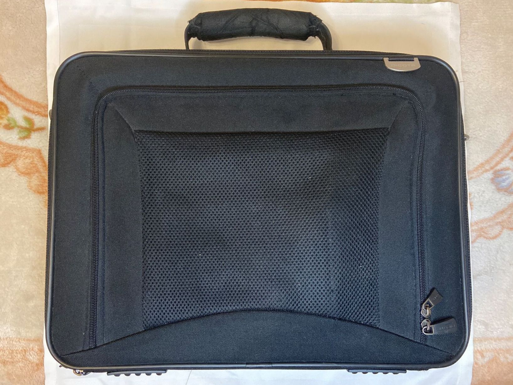 Koffer & Taschen: Laptop-Aktentasche von Dicota – Gebraucht aus Zürich von dedasiba