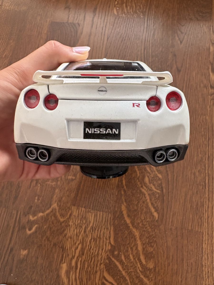 Nissan Modellautos: Nissan GT-R Modellauto weiss – Gebraucht aus Schliern b. Köniz von jenniferleanda 1