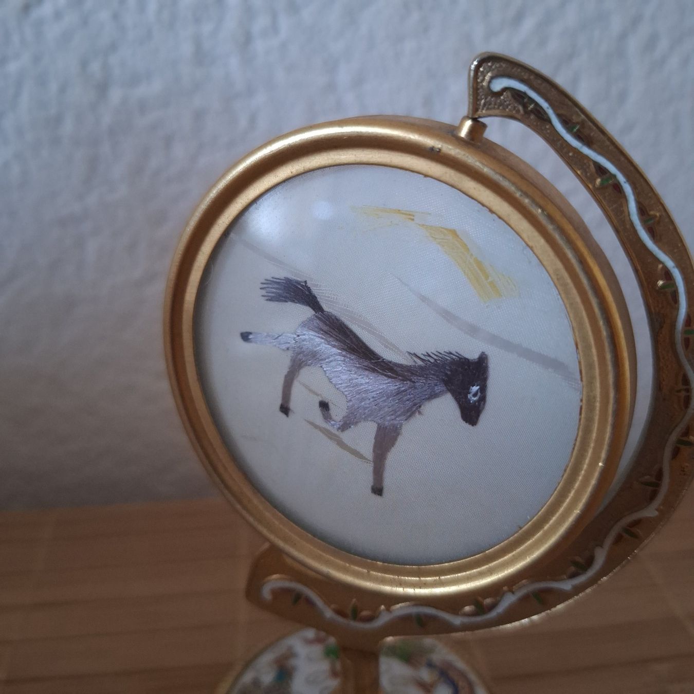 Tutte le decorazioni: Chinesischer Vintage Tischständer, Pferd – Usato da Winterthur venduto da Goldpipau 2