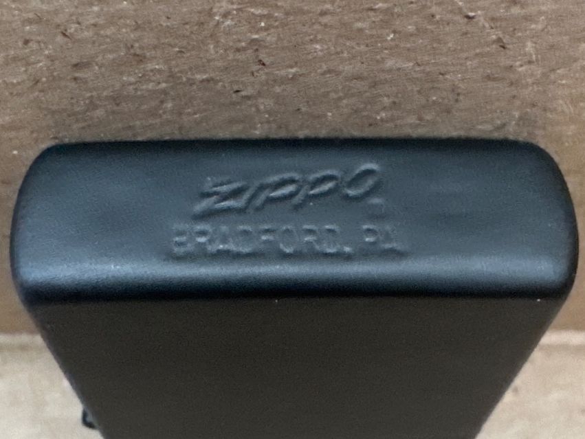 Zippo Feuerzeuge: Zippo Black Classic – Gebraucht aus Monthey von sean0007 2