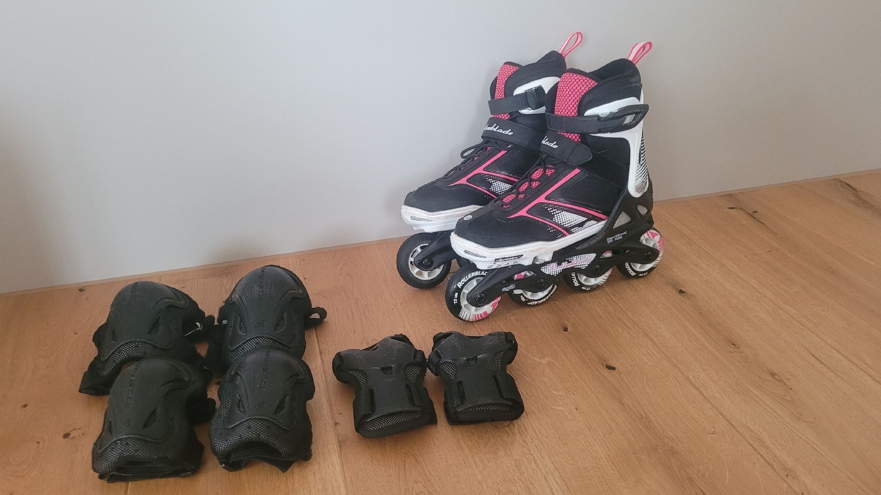 Patins à roul. & inline: Rollerblade Inline Skates Grösse 33-36.5 einstellbar – D'occasion à Worb par Sibille20 1