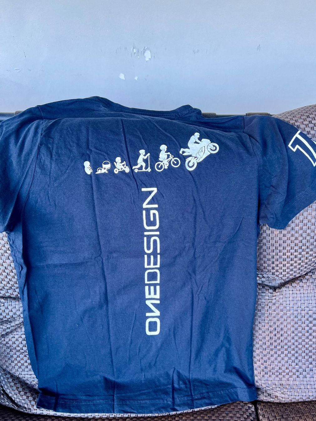 T-shirts: One Design Motorrad T-Shirt Evolution Blau Gr. L – D'occasion à Rapperswil SG par Keller_Pipo 1