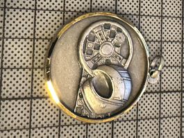 Anhänger vergoldet "Gros Zürich" Auto Rancing Helmet