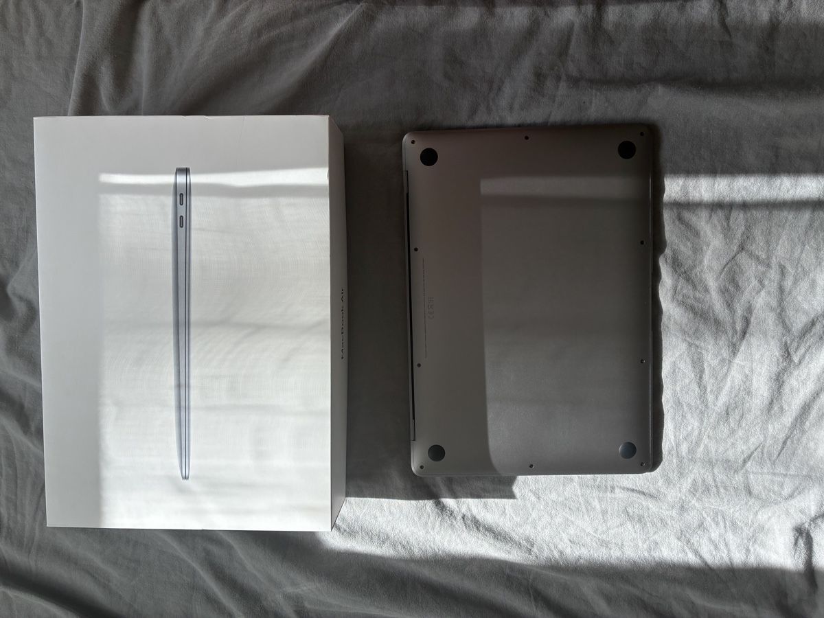 Apple Notebooks: MacBook AIR 2020, gris, avec boîte, M1 – Gebraucht aus Lausanne von pin_q6zj 4