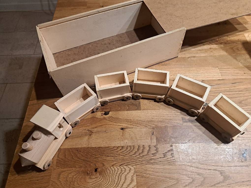 Giocattoli: Holzzug – Usato da Bünzen venduto da Floh99
