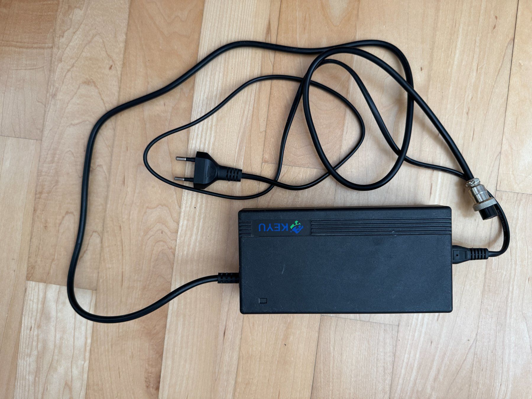 Unità & Adattatore: Adapter - KEYU – Usato da Möhlin venduto da tiio 1