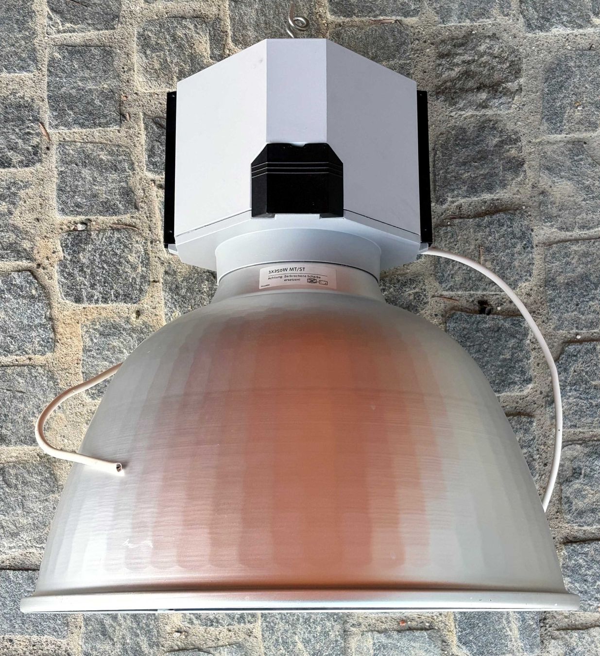Schweizer Armee Lampade: Hallenlampe Industrielampe – Usato da Oberkulm venduto da OHO19 1