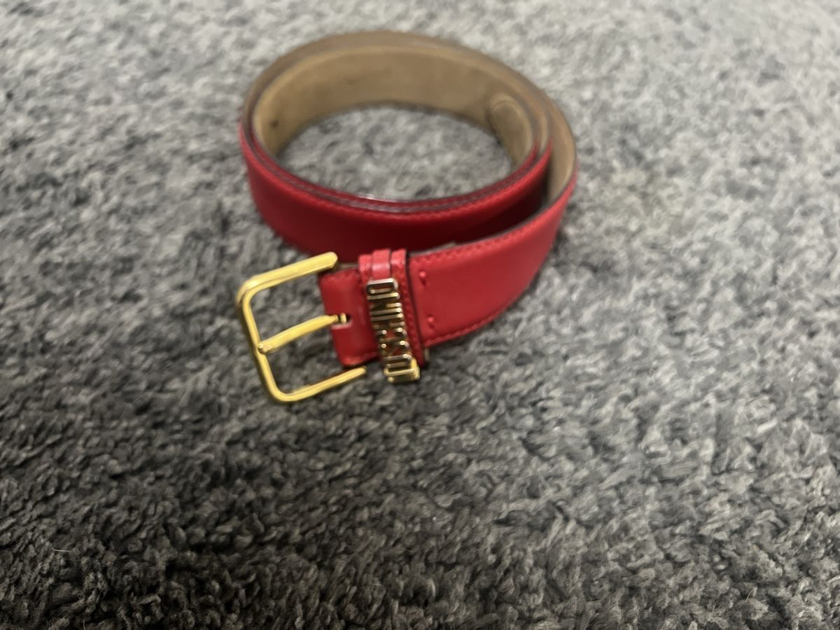 Moschino Cinture: Moschino Guertel, rot, Leder, Damenguertel – Usato da Effretikon venduto da Briga.S. 2