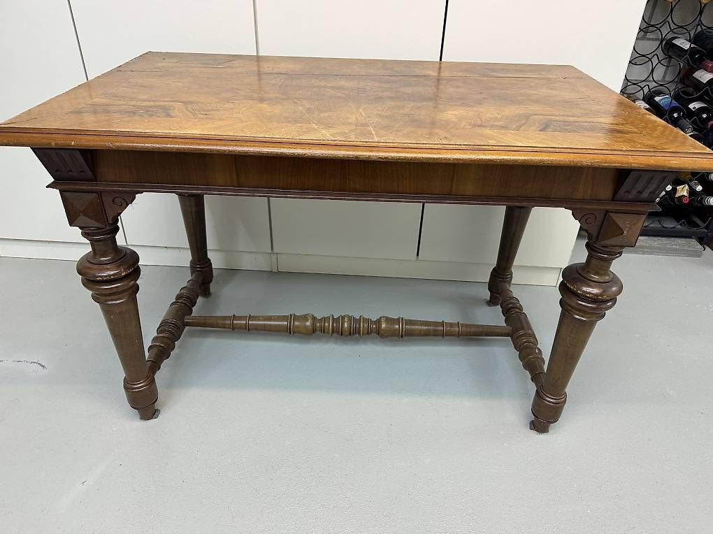 Set di tavolo e panche: Antiker Esstisch + 2 antike Biedermeier Stühle – Usato da Winterthur venduto da Goldeneye7 1