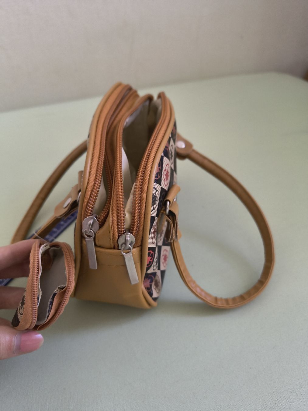 Borse: petit sac à main – Usato da Sonceboz-Sombeval venduto da mayling_ngo 5